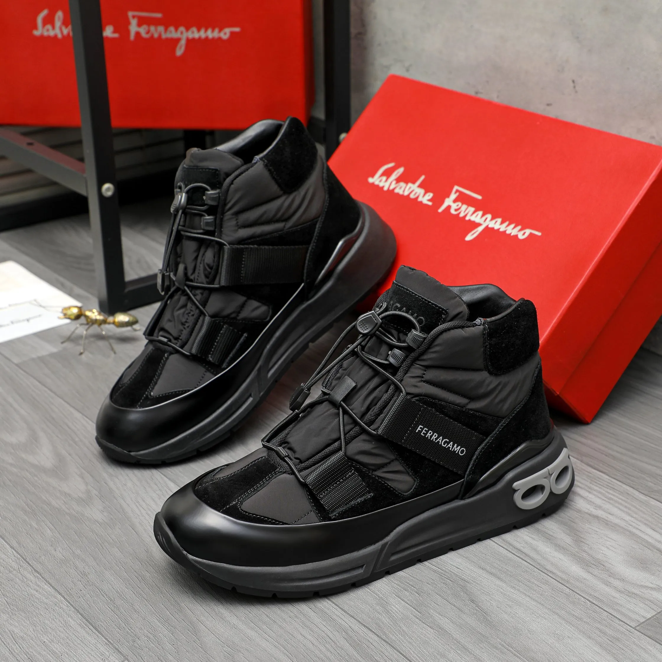 Men's shoes 💰640 Product trademark: Ferragamo "Ferragamo" high-top casual shoes Regular size: 38-46 (45.46 is custom-made and non-returnable) Product materials: Selected frosted cowhide stitching cloth upper, cowhide lining, original outsole